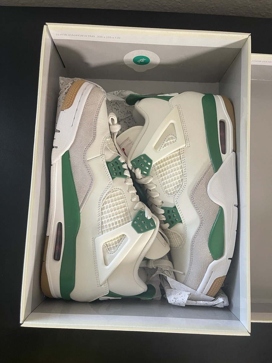 Jordan 4 Retro SB Pine Green Brand New Original Box Size 8 Jordan 4 Retro SB Pine Green Brand New Original Box Size 8