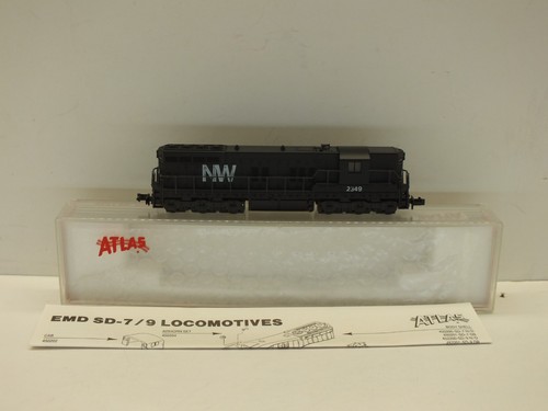 ATLAS 4533 SPUR N EMD SD-9 4533 NORFOLK & WESTERN ROAD 2349 LOK NOS BOXED (N2) | Zustand: New