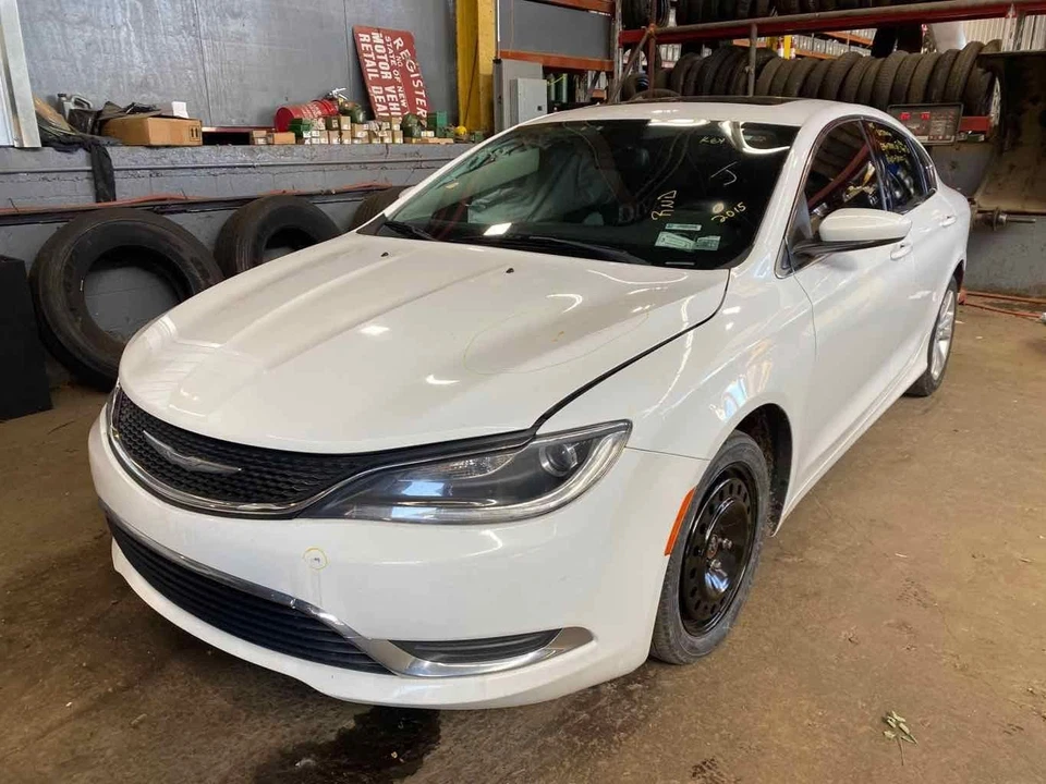 15 16 17 CHRYSLER 200 Air Conditioning AC Compressor - Image 3 of 4