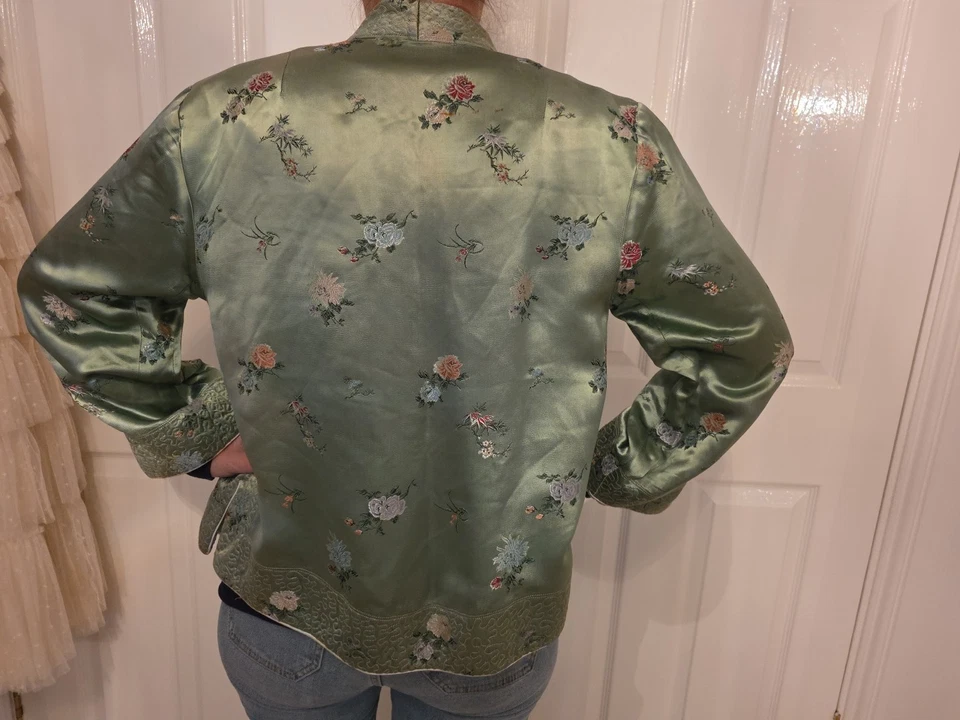 Beautiful Silk Chinese Embroidered Jacket, Vintage Or Possibly Antique - Image 4 of 4
