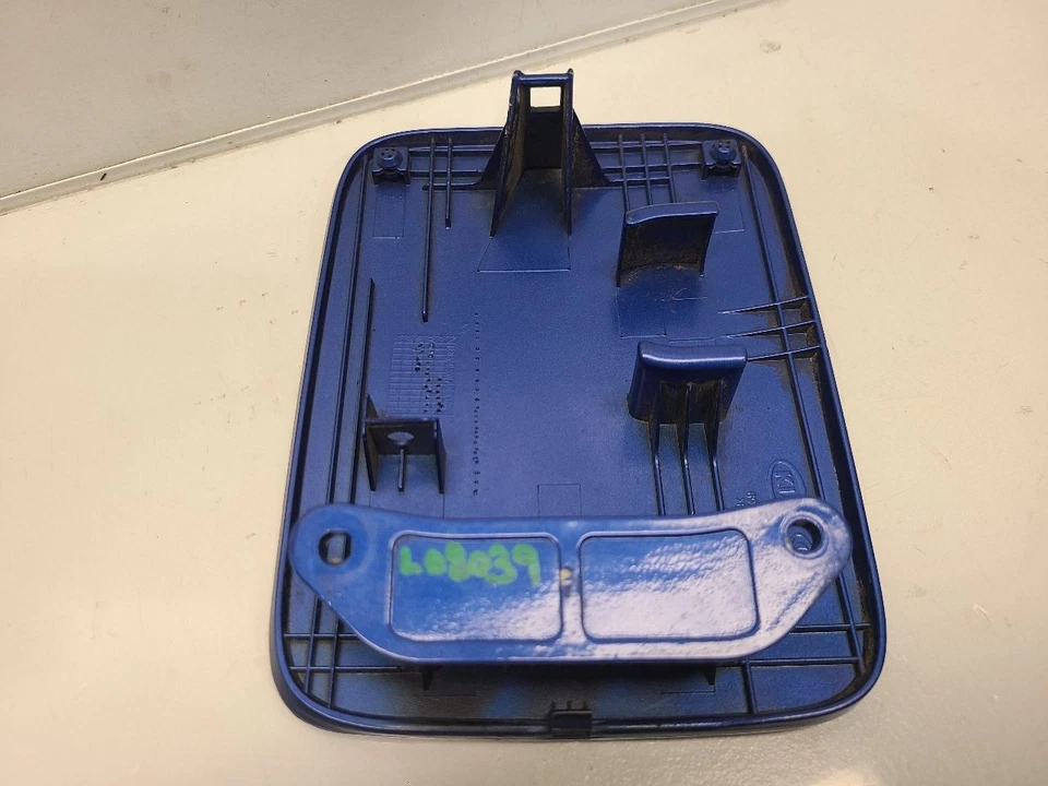 Kia Rio LX 2008 puerta de llenado de combustible *azul - T5* Foto 2 de 4