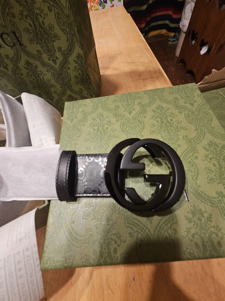 Cinturón para hombre Gucci negro Imprime monograma GG talla 32/34 Foto 2 de 3