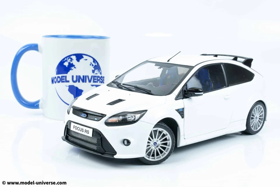 Solido - 1:18 Ford Focus RS Mk2 2009 Frozen White - Diecast Model - Image 2 of 4