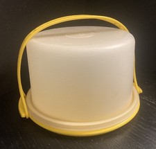 Vintage Child Size Tupperware Tupper Toy Cake Taker 1970  s Harvest Gold EUC 