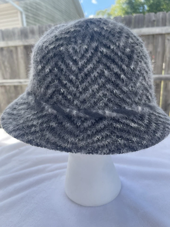 Kangol Design Hat Woman Made In England Size Small Squiggles 2501 Chevron Gray - Image 3 of 4