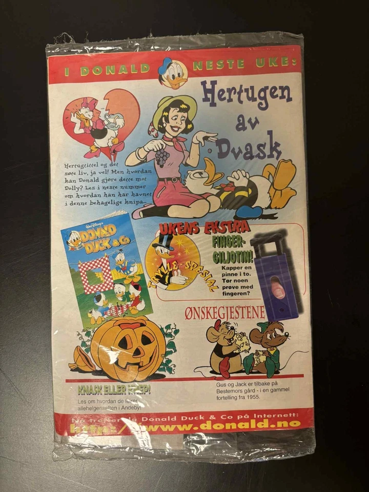Vintage Donald Duck & Co (2 Comics) 1998 – Rare Norway Semic Sealed w/ Toys - Image 3 of 4