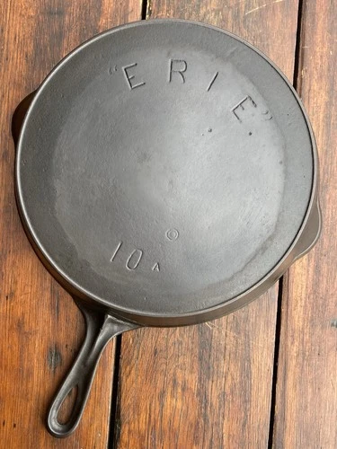 Pre Griswold Erie Second Series #10 Cast Iron Skillet w/ Bulleseye Maker’s Mark