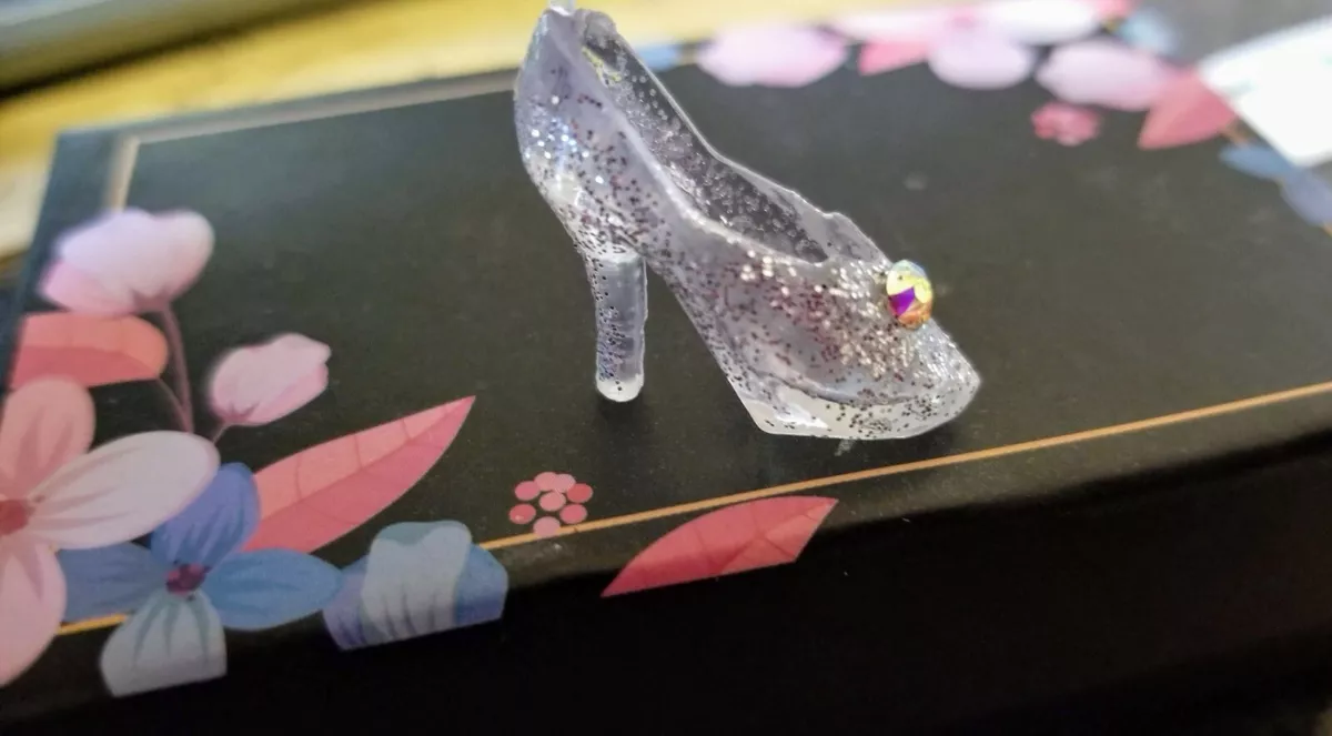  Cinderella Glass Slipper Shoes, Set includes 6 Plastic