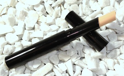 Avon TRUE COLOUR Flawless Abdeckstift Concealer Stick Farbe Light Top Produkt 