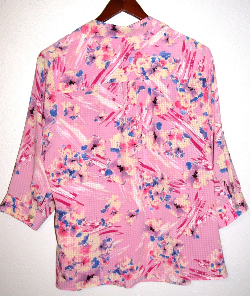 Blusa abotonada estampada manga 3/4 sedosa 2X talla grande NY Collection para mujer Foto 3 de 3