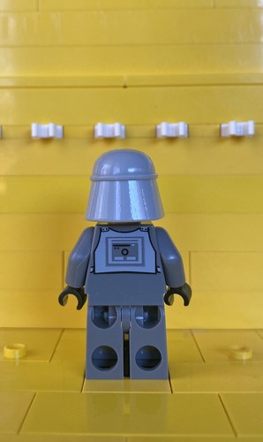 Lego Star Wars Minifigure: sw0289 General Maximillian Veers - 8129 AT-AT Walker - Picture 3 of 4