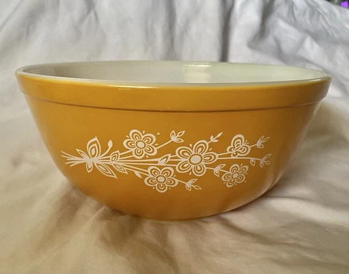 Vintage Pyrex Butterfly Gold & White Mixing Bowl 2.5 Qt #403 Used