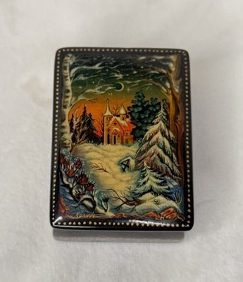 VTG Russian Laquer Hand Painted Trinket Box Signed 1.5X2 Inches