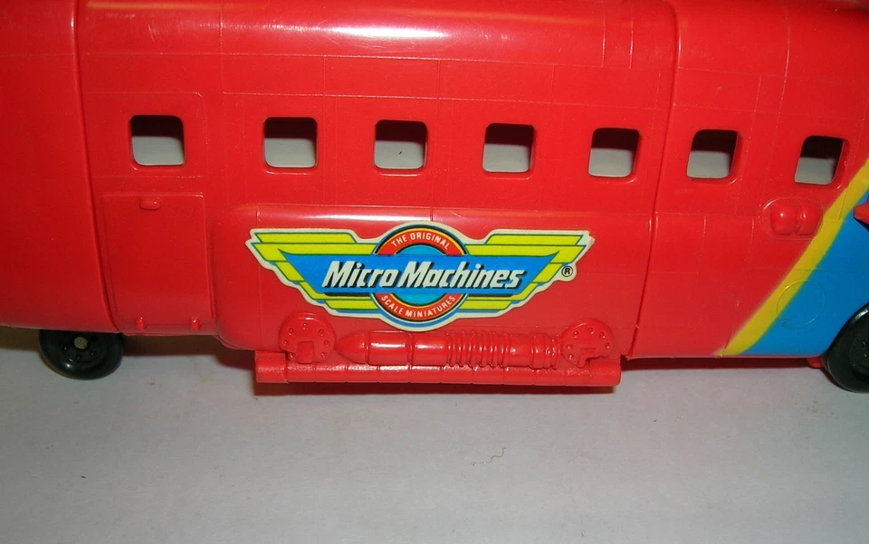 Vintage 1989 Galoob Micro Machines Transport Chopper Helicopter Red U-897  10" - Image 4 of 4