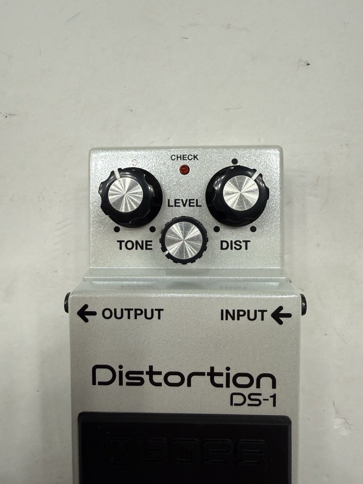 Boss Roland DS-1-WH Distortion Pearl White Limited Edition Guitar ...