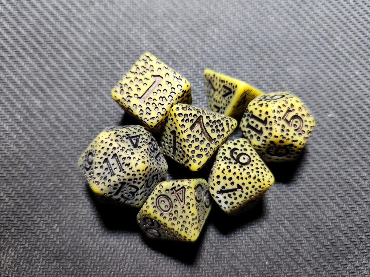 Dungeons and Dragons Xanathar's Treasure Pack Coins, Dice & Bags
