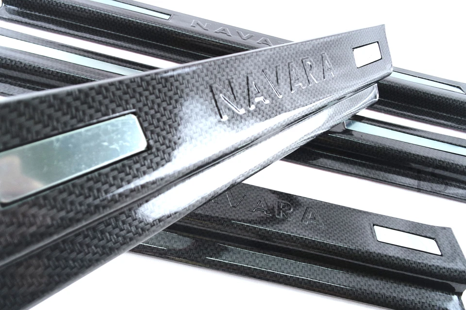 SE ADAPTA A NISSAN FRONTIER NAVARA NP300 D23 2015 NEGRO carbono 4 puertas placa de desgaste alféizar Foto 2 de 4