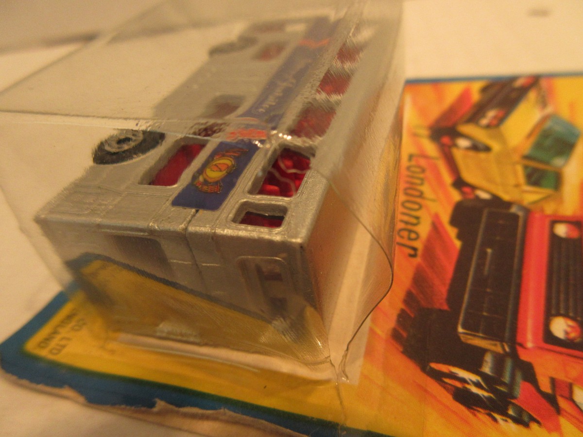 ロンドンバス　ＭＢ17 ”Silver Jubilee 1952-1977” Matchbox Bus #17 Londoner Silver Jubilee Bus Toy Car 1952