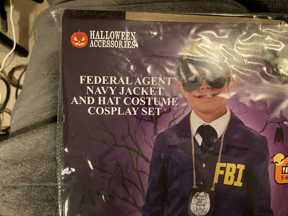 Disfraz FBI para niño: chaqueta y sombrero solo nuevo en paquete  Foto 3 de 3