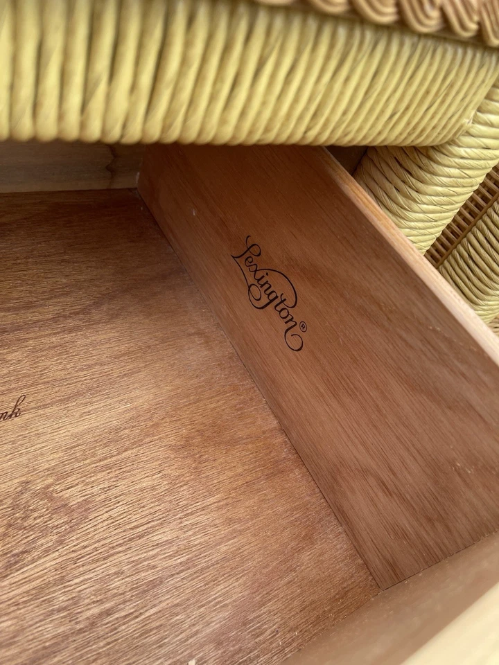 2 soportes de noche vintage Henry Link costeros de mimbre amarillo ratán con tapa de vidrio 1988 Foto 4 de 4