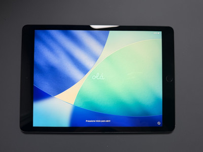 Apple iPad 9th Gen 10.2'' (64GB - Space Gray - MK2K3LL/A)