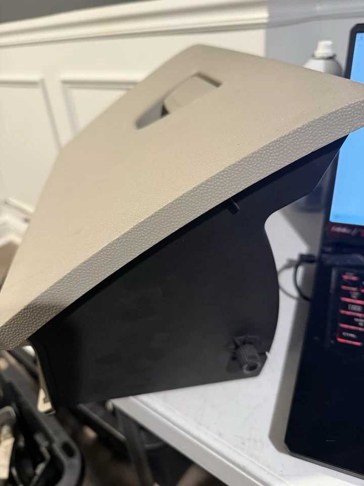 Ford Fiesta 2011-2019 tablero de instrumentos guantera compartimento de almacenamiento OEM beige Foto 4 de 4