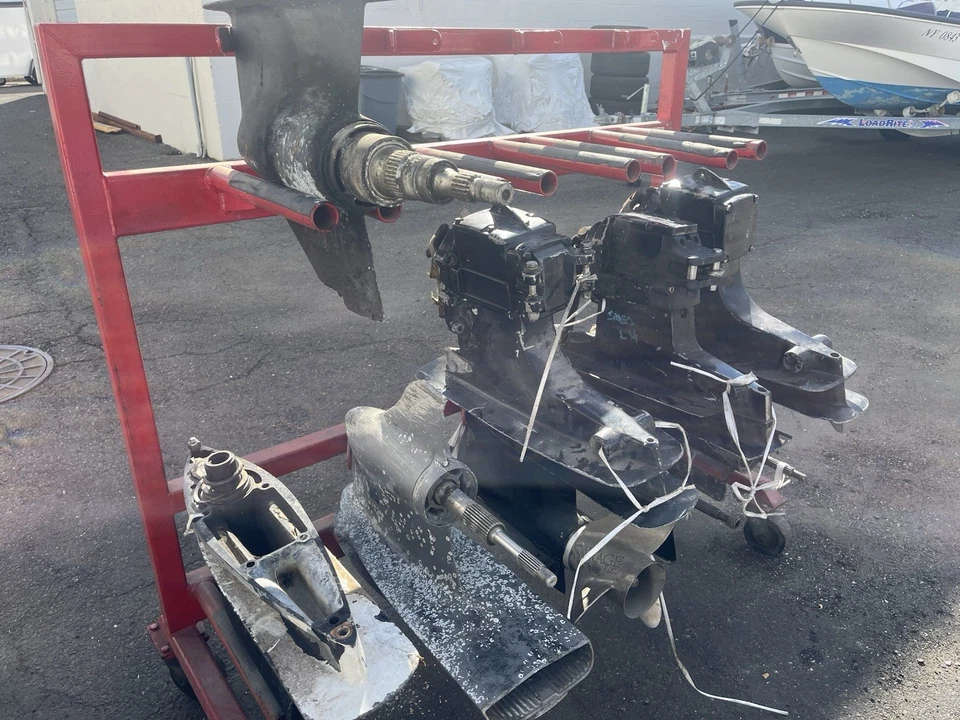 LOTE Mercruiser Trs Outdrive Foto 2 de 4