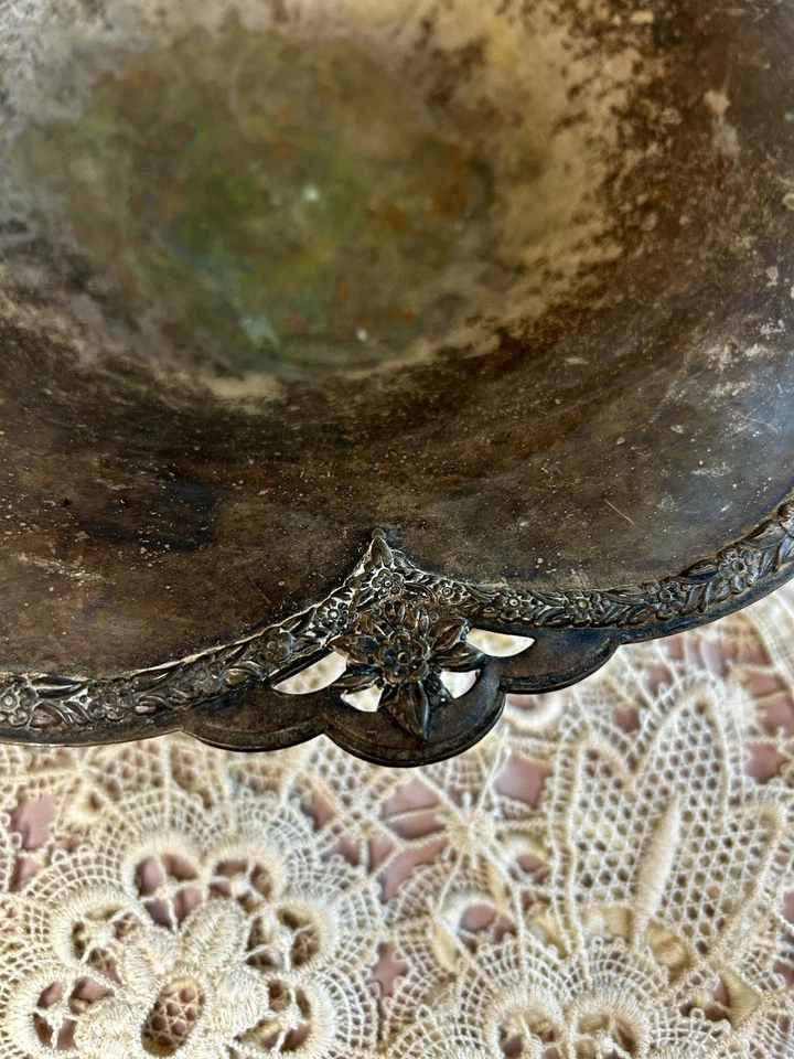 Vintage WM ROGERS Orange Blossom Silver Plated Footed Serving Bowl Dish - Image 4 of 4