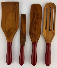 Mad Hungry Original 4-Piece Acacia Spurtle Set Natural wood Red