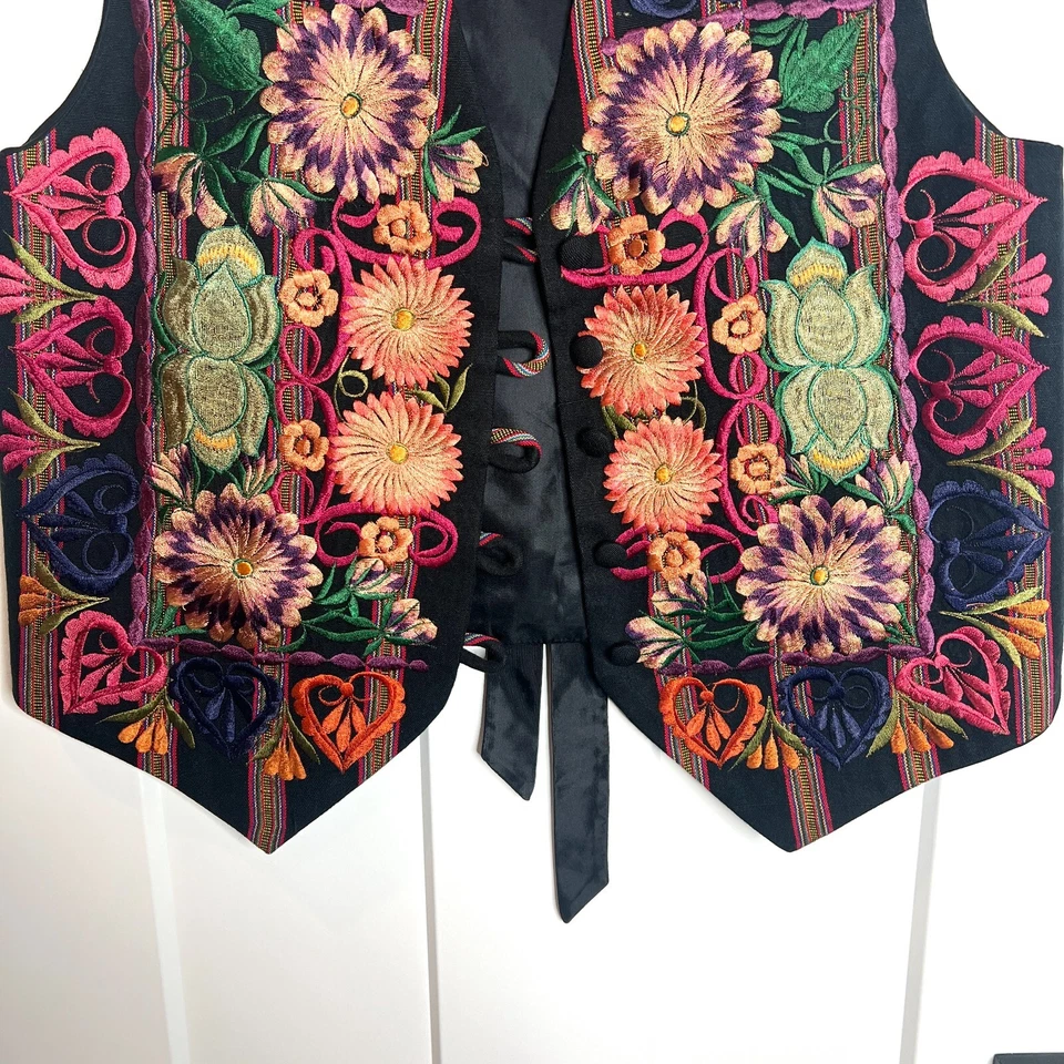 Chaleco Peruvian Connection M Para Mujer Pequeño Colorido Floral Bordado Arte Folclórico Foto 4 de 4