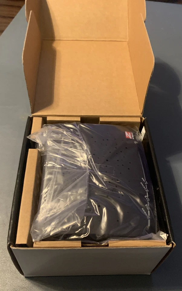 Zoom DOCSIS 3.0 Cable Modem Model 5341 Includes Stand & Power Cord (Read Below) - Image 2 of 3