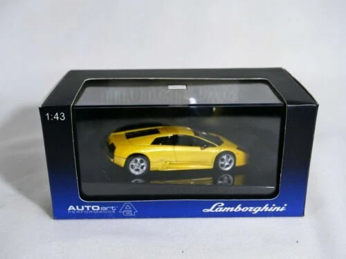 Voitures, camions et fourgons miniatures AUTOart Coupe 1:43