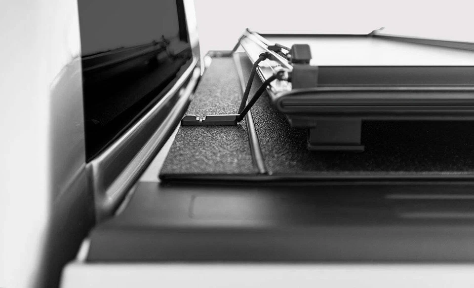 Lomax 2024-2025 Silverado Sierra EV 5' 11" Aluminum Stance Hard Tonneau Cover - Image 3 of 4