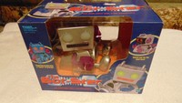 Tiger Electronics 2001 The Bot-ster Interactive Robot Hasbro Silver 59704 Tiger Electronics 2001 The Bot-ster Interactive Robot Hasbro Silver 59704