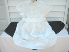 FIRST HOLY COMMUNION Dress by Elena--Eyelet with Daisy Trim-- 6x--VINTAGE
