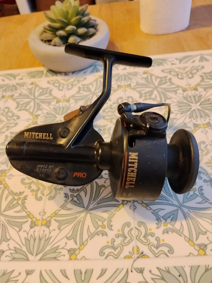 ANCIEN MOULINET MITCHELL 300 PRO MANIVELLE BOIS Très BON ETAT - Photo 3/4