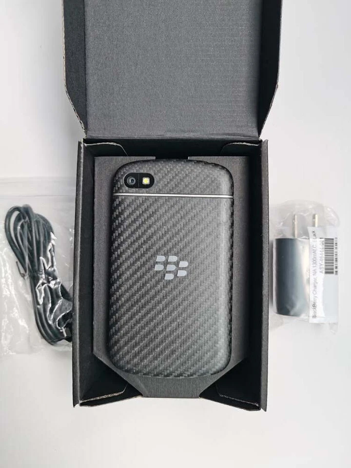 BlackBerry Q10 - Unlocked 8MP 4G 16GB storage OS10 Cellphone (Verizon Wireless) - Image 3 of 4