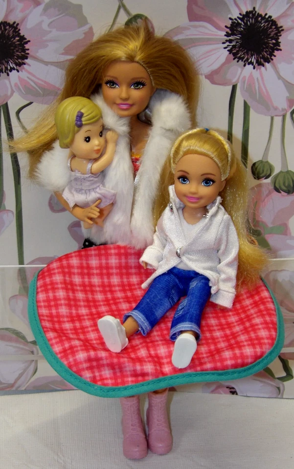 Lote de muñecas Barbie (#80)• ¡Familia de 5!• ¡Vestidas y listas para jugar! Foto 4 de 4