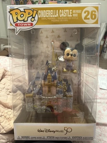 Funko Pop! Town: Walt Disney World 50th - Cinderella Castle /w Mickey Mouse #26