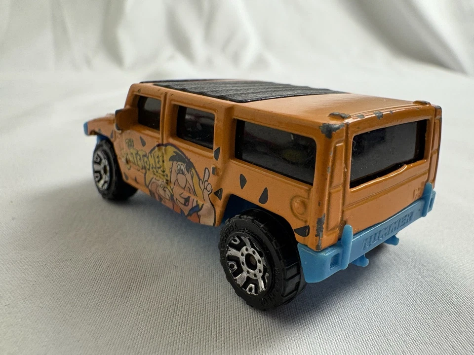 2002 02 Hummer H2 SUV Concept Collectible 1/64 Scale Diecast Diorama Model - Image 4 of 4