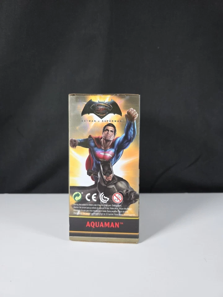 Figura de juguetes Jada fundidos a presión Aquaman DC Comics Metals M15 Foto 2 de 4