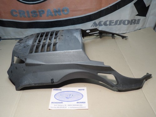 Carena de plataforma inferior carrocería Aprilia Atlantic 200 2002-2004 - Imagen 2 de 4