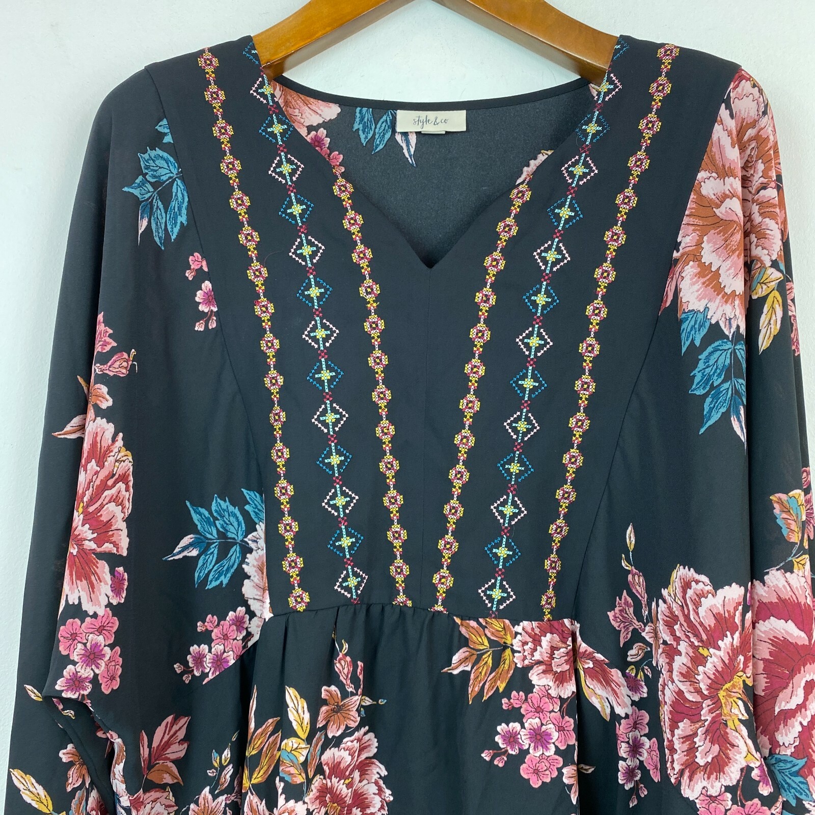 Style & Co Womens Plus 1X Festive Black Floral Print Split Neck Lurex Blouse NWT