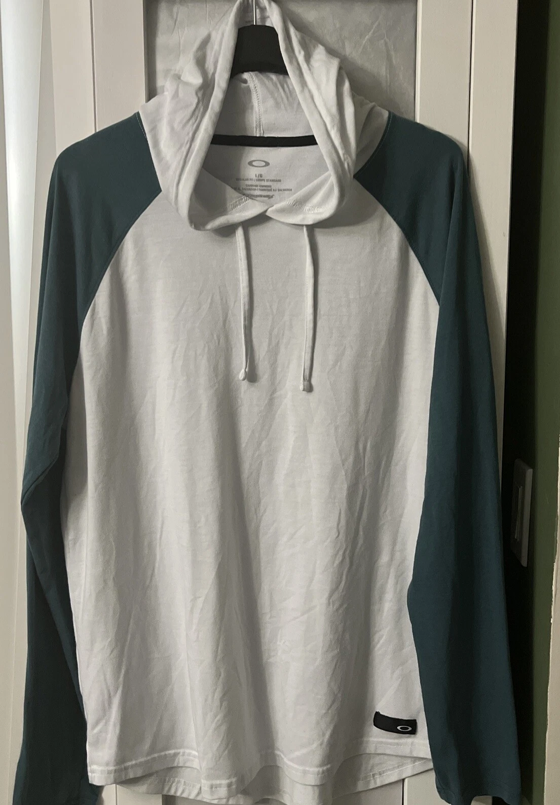 Oakley Men’s Size L White/Green Lakeside Long Sleeve Hoodie T-Shirt Eyewear