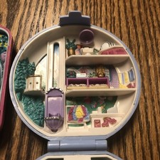 Polly Pocket Pollyworld 1989 Skating Compact W/ 1 Doll 