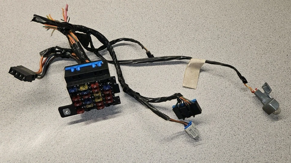 Chevrolet S10 GMC Sonoma 2000 cabina caja de fusibles (fusibles incluidos) Foto 2 de 4