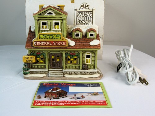 Lefton Colonial Christmas Village Trader Tom's General Store Lighted