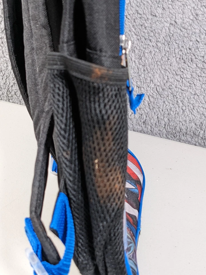 MOCHILA BÁSICA MARVEL'S *AVENGERS* 12" BIOWORLD RARA Foto 3 de 4