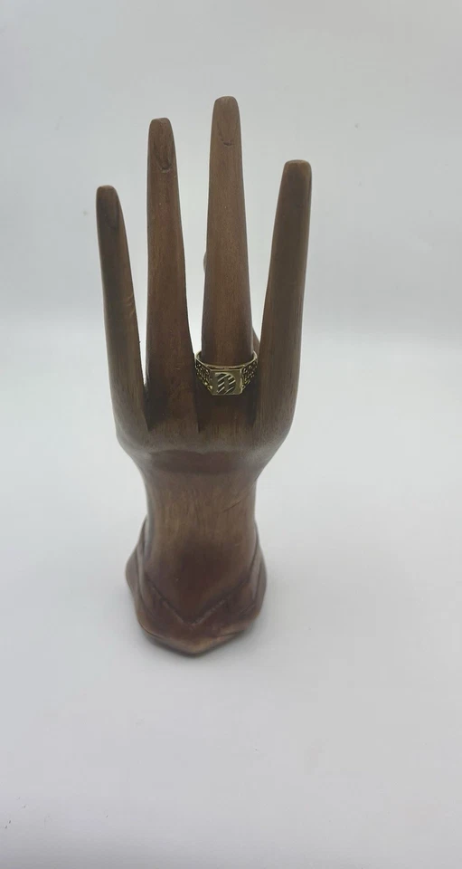 Vintage 14k Solid Yellow Gold Letter Unisex Ring Size 8 & 2 Grams In Weight - Image 3 of 4