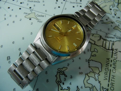 Vintage SEIKO 5 Automatic Gold Dial Day/Date Men's Watch Original Band